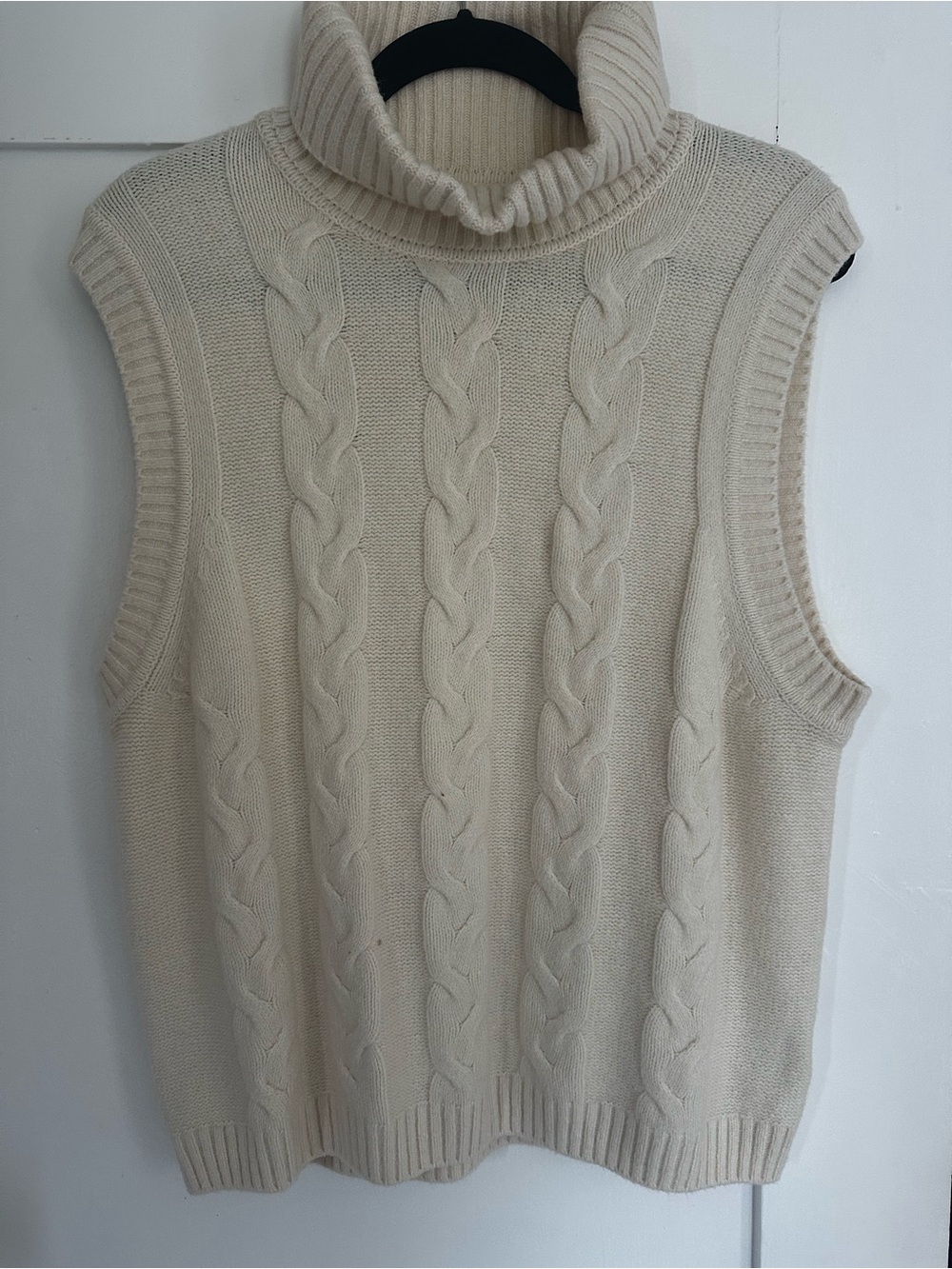 GAP Ivory Cable Knit Sleeveless Turtleneck Sweater Vest